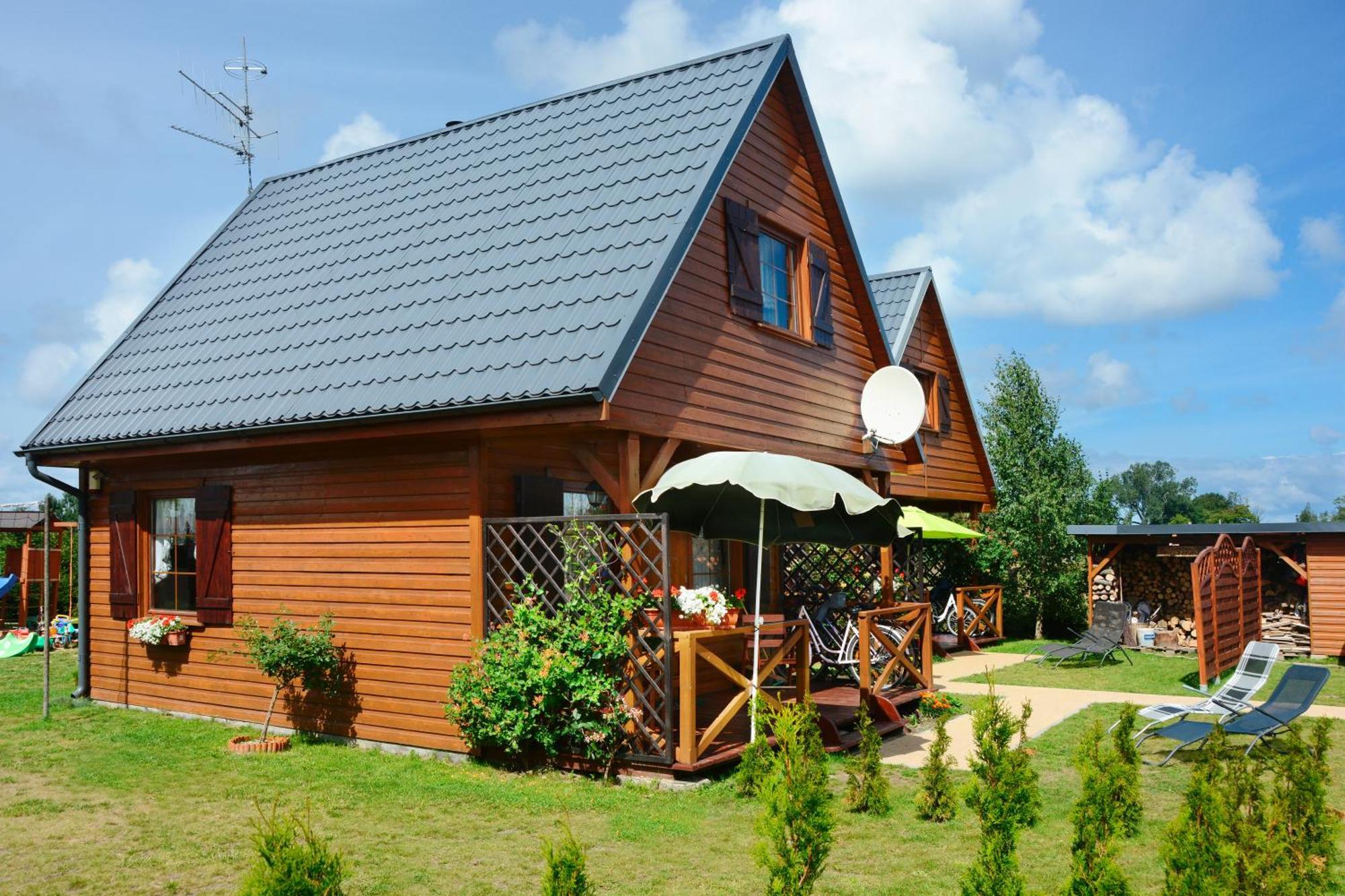 Caloroczne Domki Nad Morzem I Jeziorem Jezierzany Exterior photo