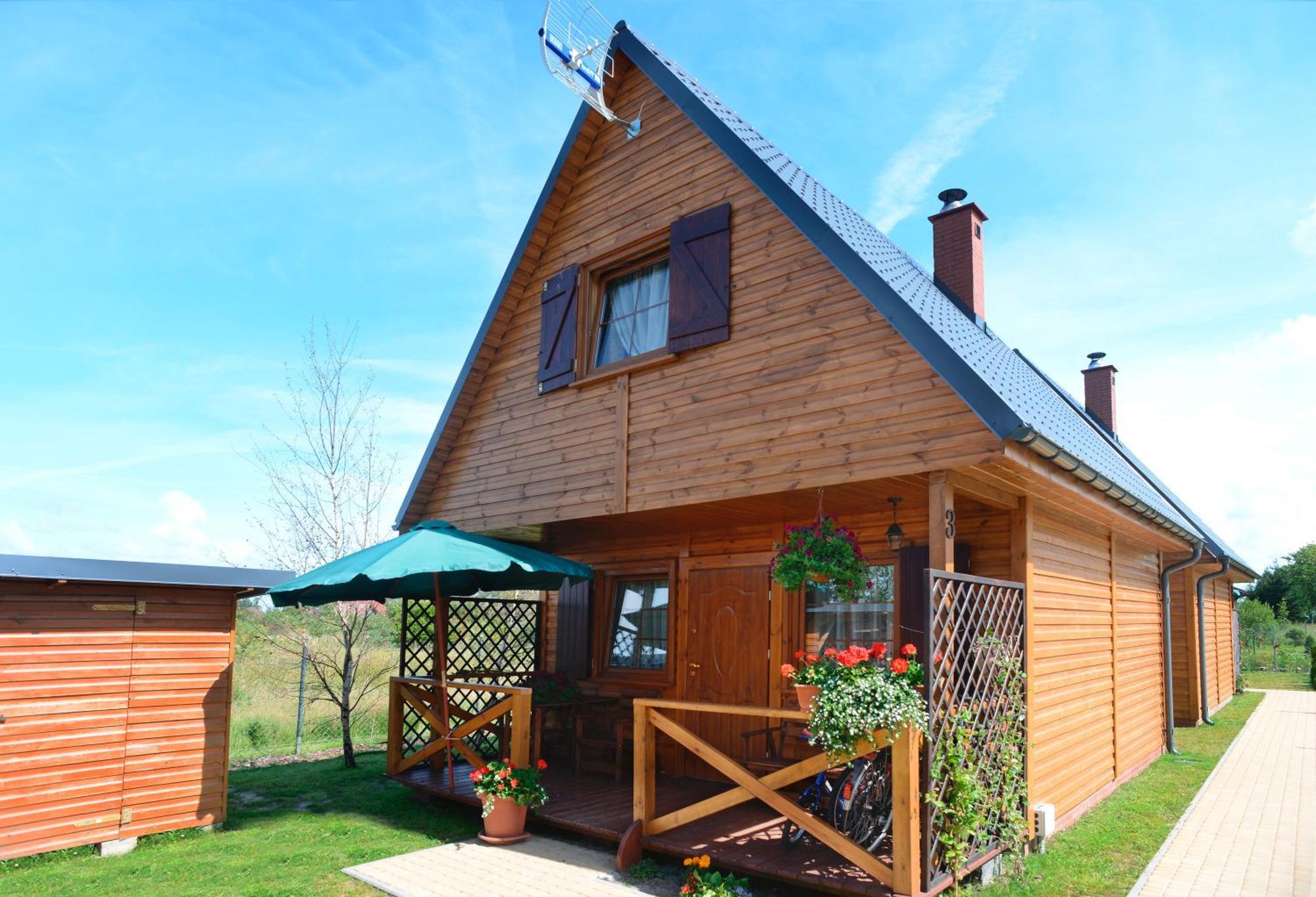 Caloroczne Domki Nad Morzem I Jeziorem Jezierzany Exterior photo