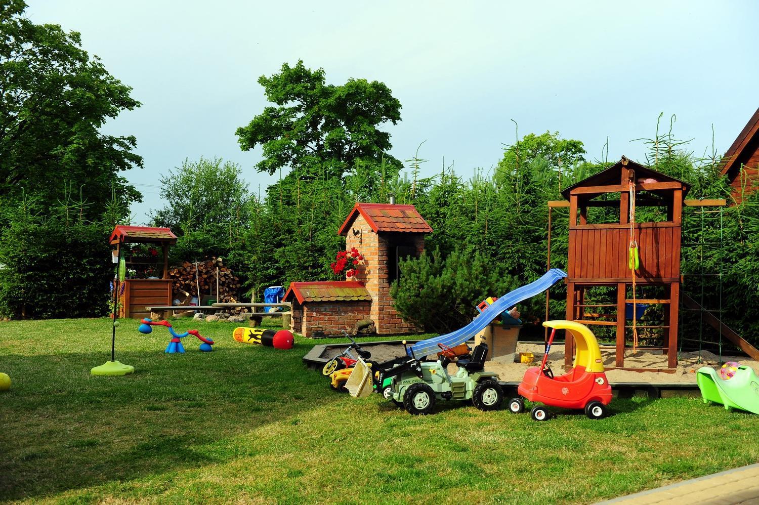 Caloroczne Domki Nad Morzem I Jeziorem Jezierzany Exterior photo