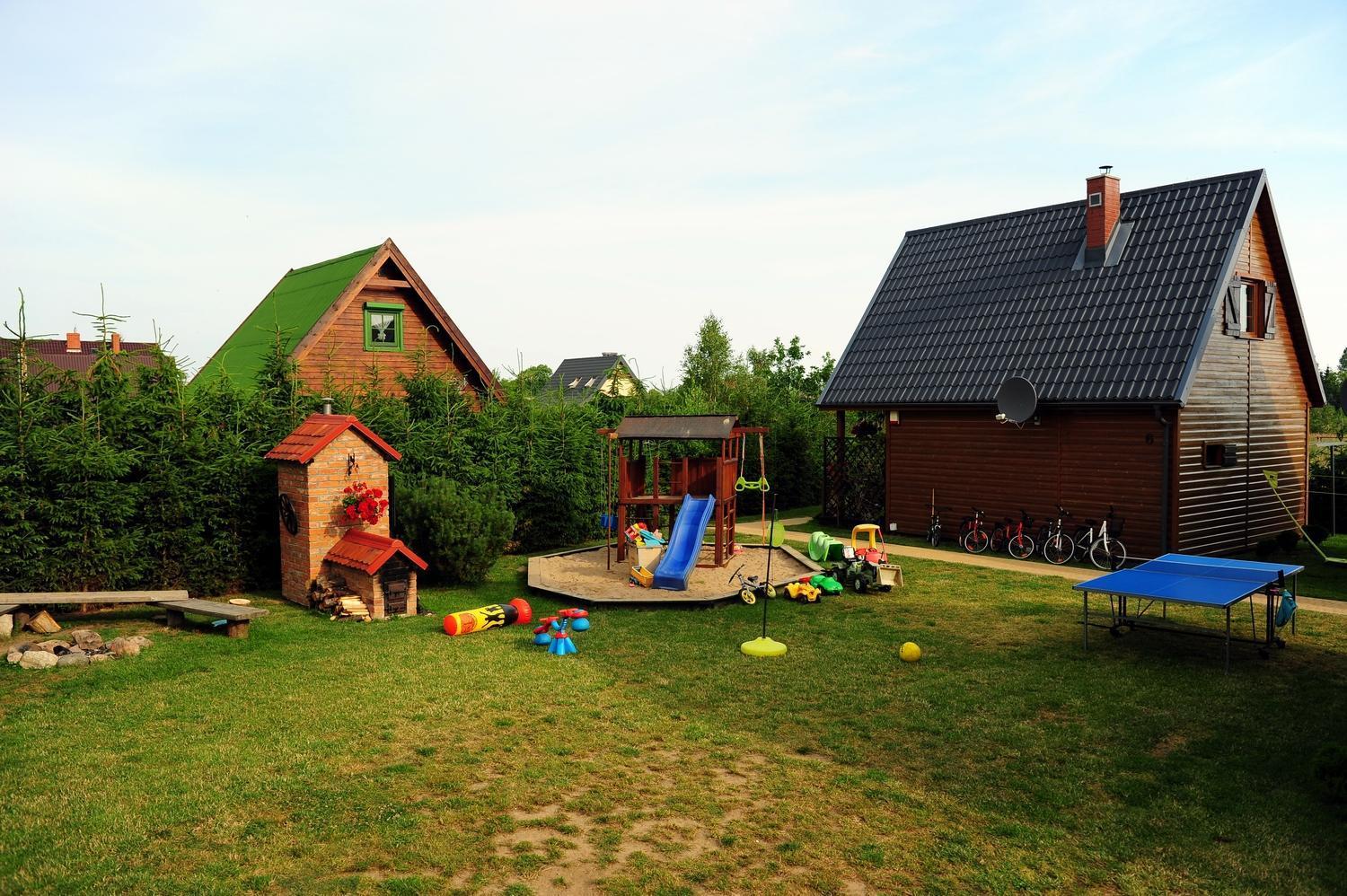 Caloroczne Domki Nad Morzem I Jeziorem Jezierzany Exterior photo