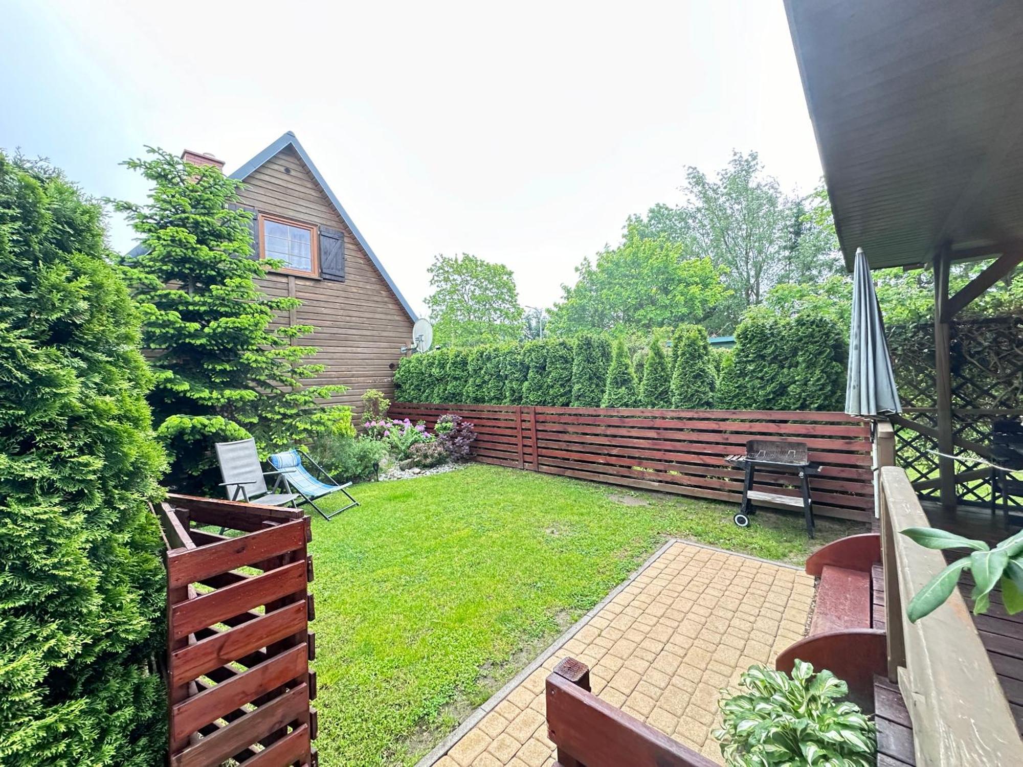 Caloroczne Domki Nad Morzem I Jeziorem Jezierzany Exterior photo