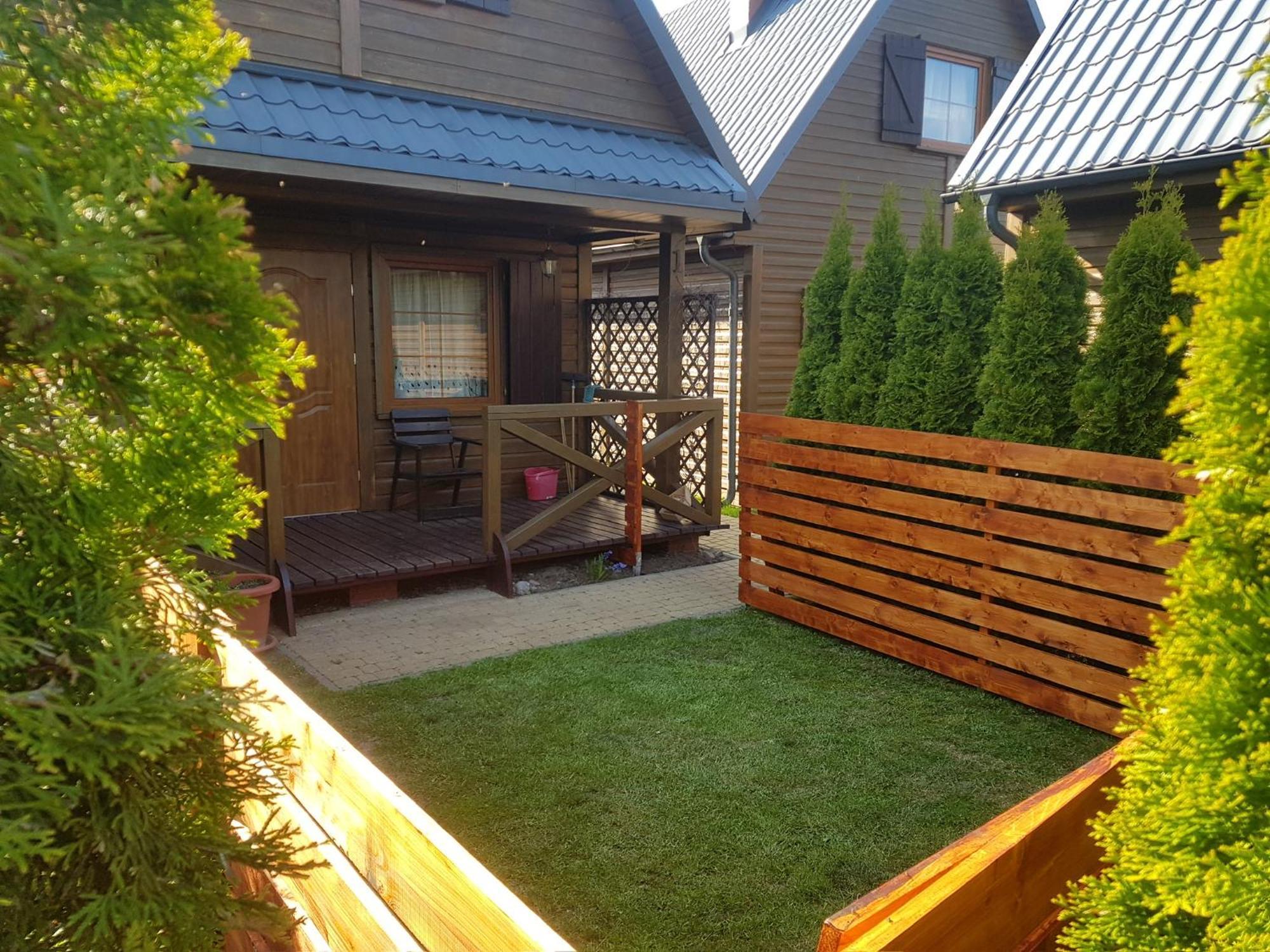 Caloroczne Domki Nad Morzem I Jeziorem Jezierzany Exterior photo